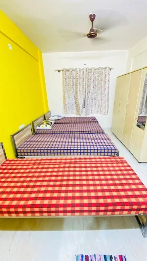 4 sharing room